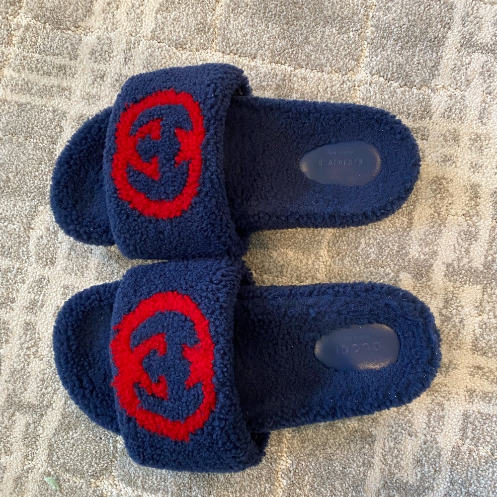 Gucci shearling platform slip on sandals